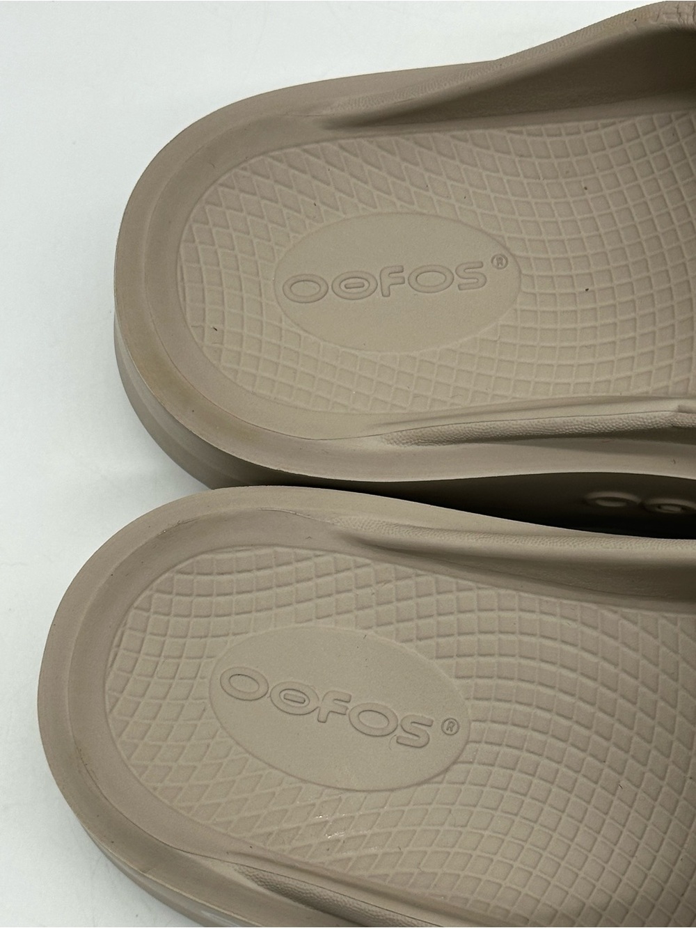 OOFOS OOmega OOahh Wedge Sandals. Size 8 - Picture 7 of 10